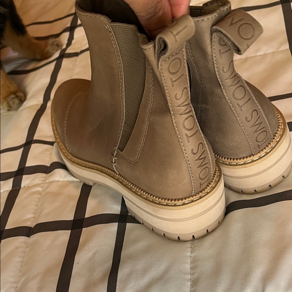 TOMS Beige Ankle Boots 6w
